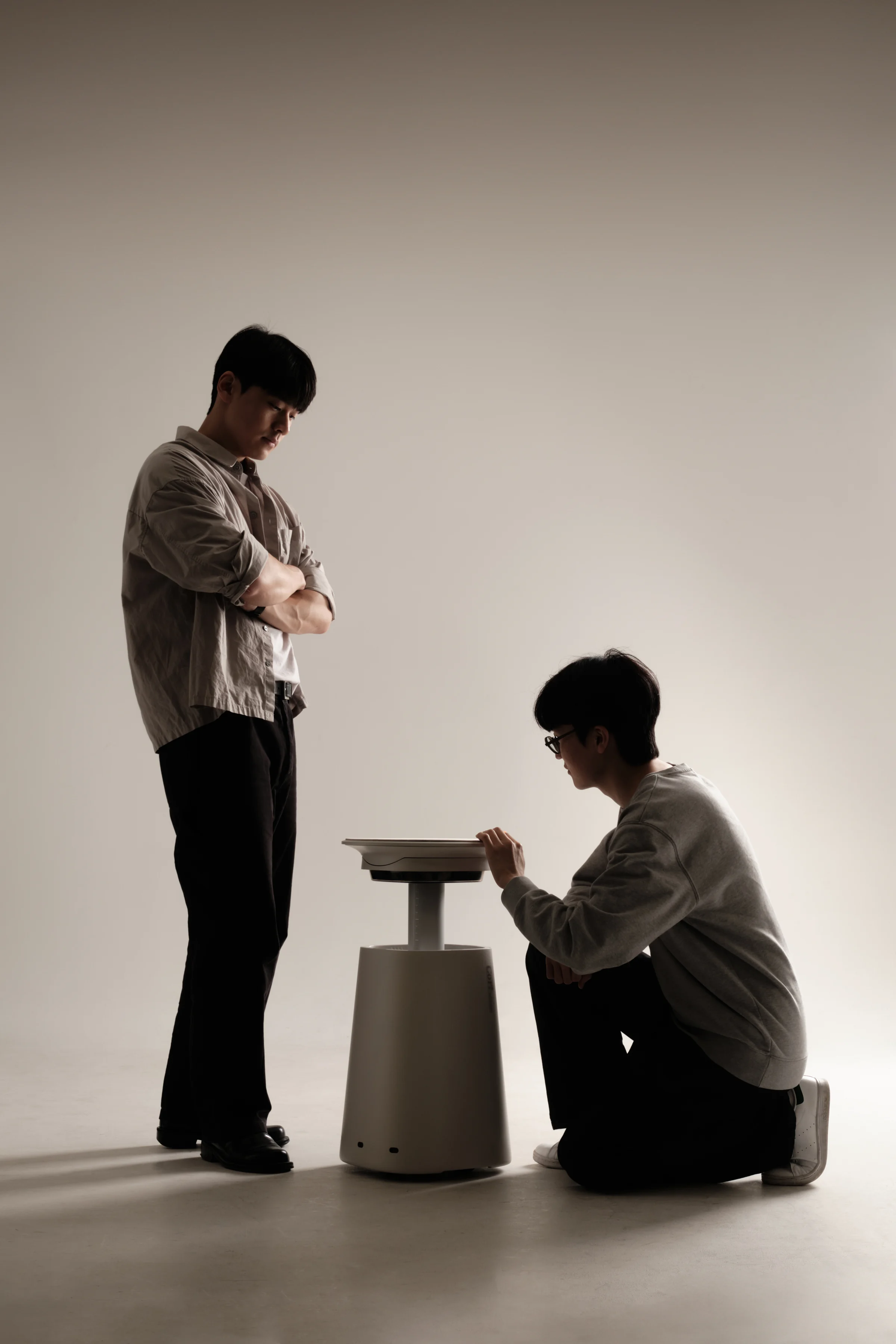 The design team reviewing the Cor! appearance prototype